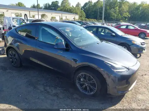 7SAYGDEE1RA308304 — 2024 Tesla Model Y, Передня частина зліва (Left Front), фото до ремонту