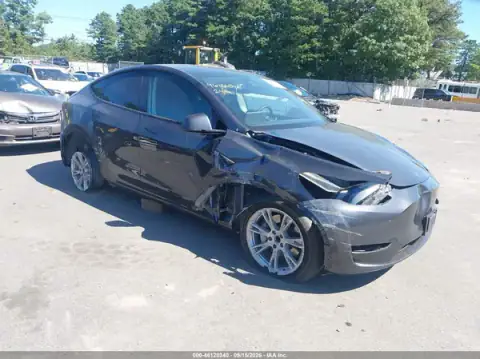 7SAYGDEDXRF095881 — 2024 Tesla Model Y, Front end (Front End), before-repair photos