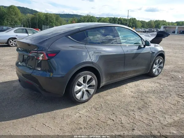 7SAYGDEE2RF032122 — 2024 Tesla Model Y, фото 4 с аукциона IAAI, Передняя часть