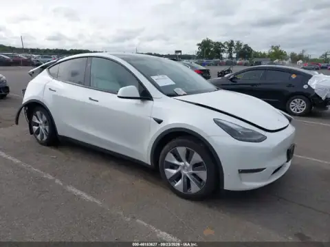 7SAYGAEE4RF045694 — 2024 Tesla Model Y, Tył (Rear), zdjęć przed naprawą