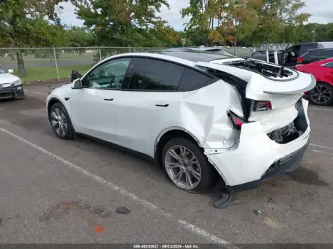 7SAYGAEE4RF045694 — 2024 Tesla Model Y, фото 3 з IAAI, Задня частина