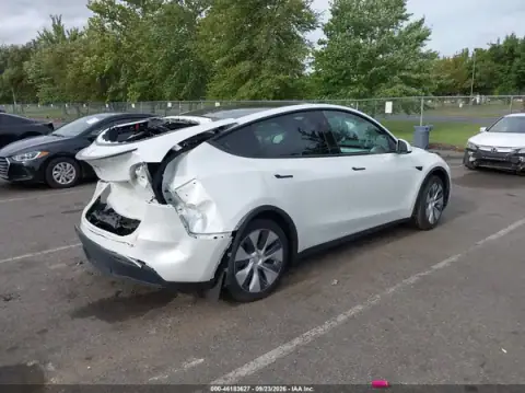 7SAYGAEE4RF045694 — 2024 Tesla Model Y, фото 4 з IAAI, Задня частина