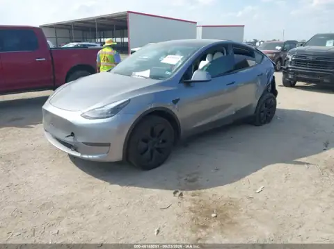7SAYGDED7RA335353 — 2024 Tesla Model Y, photo 2 from IAAI, Rear end