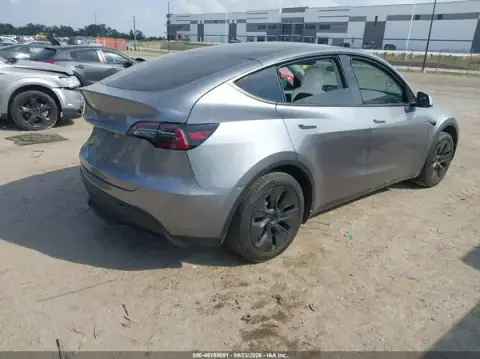 7SAYGDED7RA335353 — 2024 Tesla Model Y, photo 4 from IAAI, Rear end