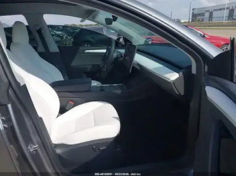 7SAYGDED7RA335353 — 2024 Tesla Model Y, ფოტო 5, IAAI, უკანა ნაწილი