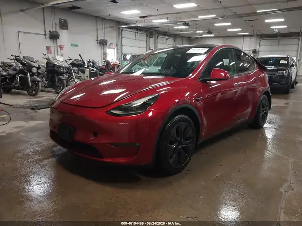 7SAYGAEE7RF185772 — 2024 Tesla Model Y, zdjęcie 2 z IAAI, Tył