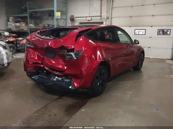 7SAYGAEE7RF185772 — 2024 Tesla Model Y, zdjęcie 4 z IAAI, Tył