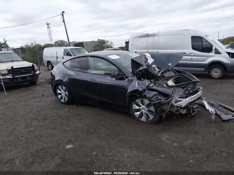 7SAYGDEE2RA270811 — 2024 Tesla Model Y, Передня частина (Front End), фото до ремонту