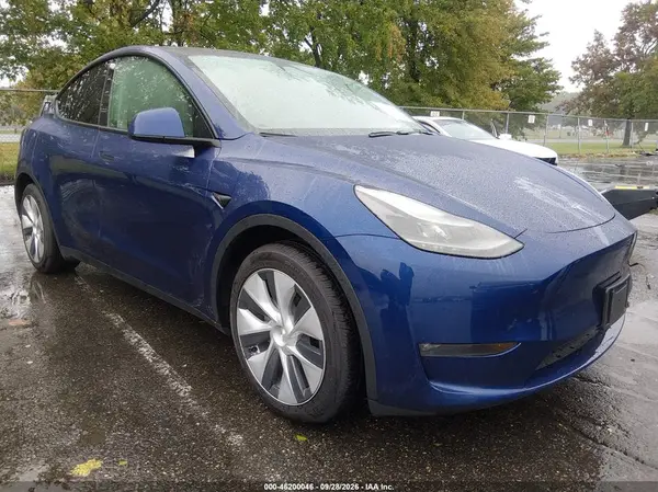 7SAYGDEE2RF031861 Tesla Model Y 2024 — Flood damage, before-repair photo