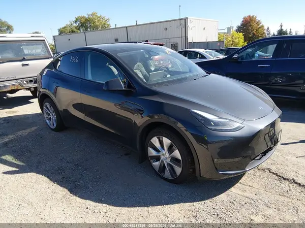 7SAYGDEE7RF991807 Tesla Model Y 2024 — повреждение Левый бок, фото до ремонта