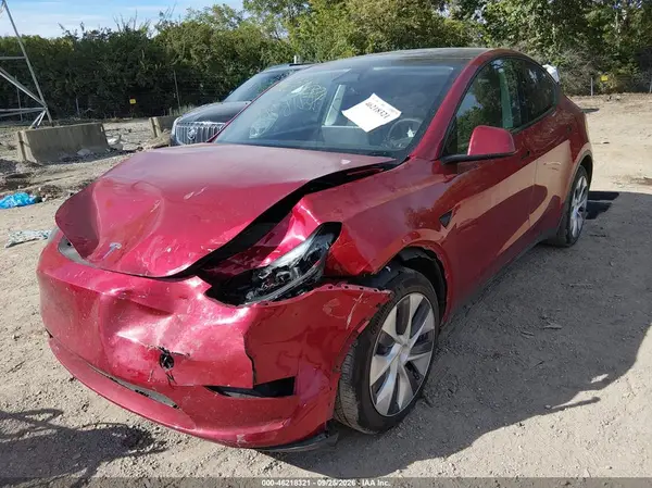 7SAYGDEE7RF045383 — 2024 Tesla Model Y, фото 2 с аукциона IAAI, Передняя часть