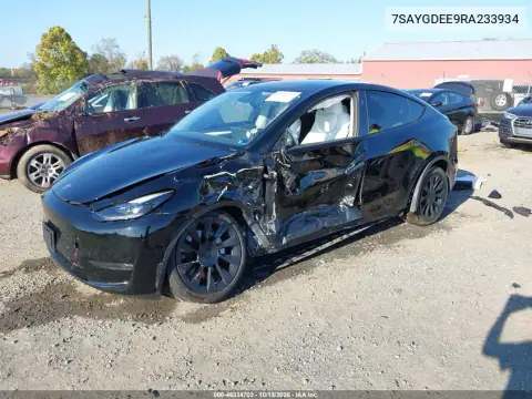 7SAYGDEE9RA233934 — 2024 Tesla Model Y, photo 2 from IAAI, Left side