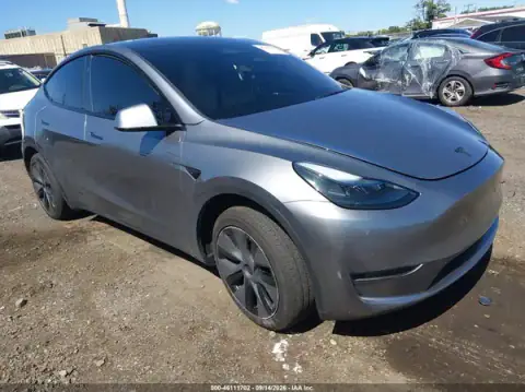 7SAYGDED8SF254550 — 2025 Tesla Model Y, Лівий бік (Left Side), фото до ремонту