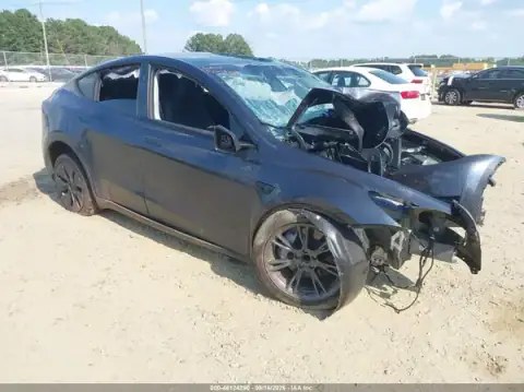 7SAYGDED5SA353937 — 2025 Tesla Model Y, Przód (Front End), zdjęć przed naprawą