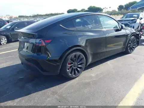 7SAYGDEF3SA373606 — 2025 Tesla Model Y, ფოტო 4, IAAI, დაზიანება ყველა მხრიდან