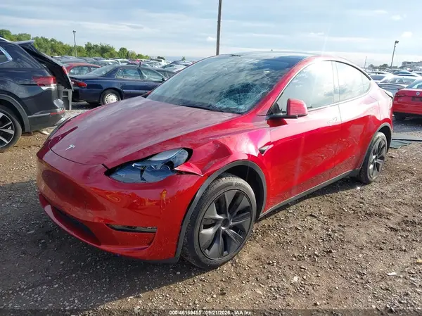 7SAYGDEE6SF285840 — 2025 Tesla Model Y, фото 2 с аукциона IAAI, Передняя часть справа