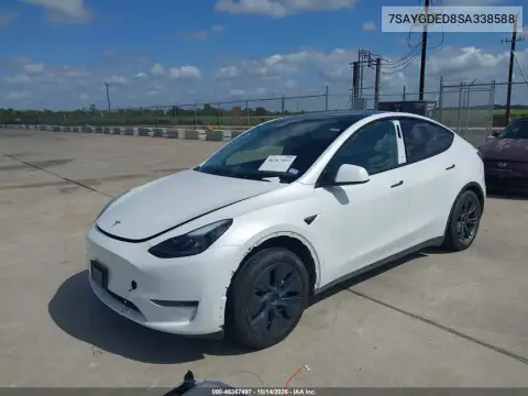 7SAYGDED8SA338588 — 2025 Tesla Model Y, ფოტო 2, IAAI, მარჯვენა მხარე