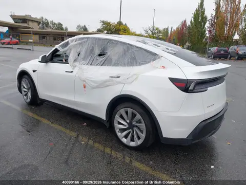 2026 Tesla Model Y VIN 7SAYGDEE3TF323042 фото 3