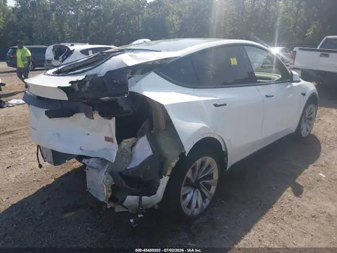 2026 Tesla Model Y VIN 7SAYGDEE0TA383258 фото 4