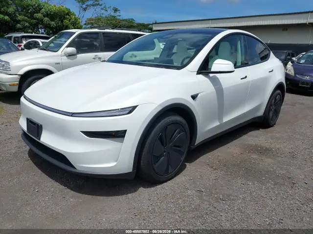 2026 Tesla Model Y VIN 7SAYGDEE3TF520244 фото 2