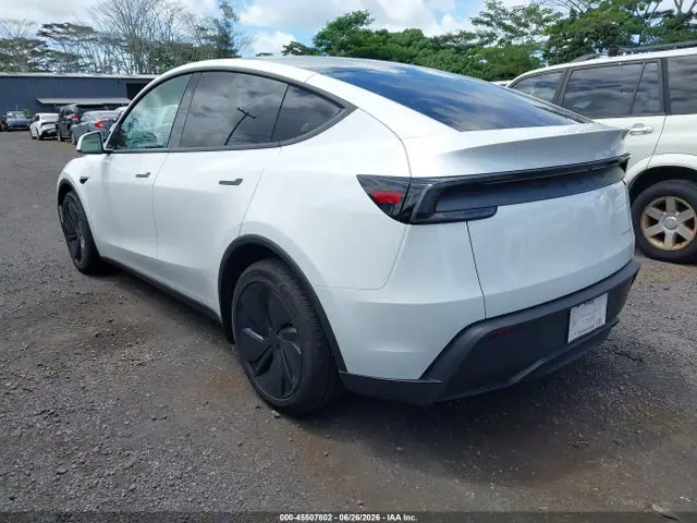 2026 Tesla Model Y VIN 7SAYGDEE3TF520244 фото 3