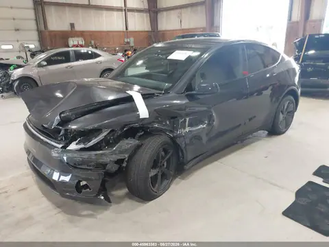 2026 Tesla Model Y VIN 7SAYGAEE1TF676118 фото 2
