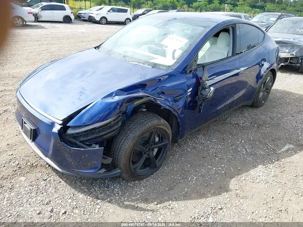7SAYGDEE2TF367288 — 2026 Tesla Model Y, ფოტო 2, IAAI 15.10.2026, წინა ნაწილი
