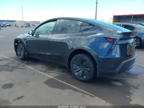 7SAYGDED4TF537500 — 2026 Tesla Model Y, foto 3 de IAAI, Delantera derecha