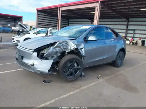 7SAYGDED8TF628513 — 2026 Tesla Model Y, foto 2 de IAAI, Delantera izquierda