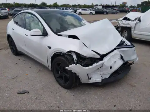 7SAYGDED4TA493656 — 2026 Tesla Model Y, Przód (Front End), zdjęć przed naprawą