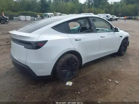 7SAYGDED3TA486553 — 2026 Tesla Model Y, ფოტო 4, IAAI, დატბორვა