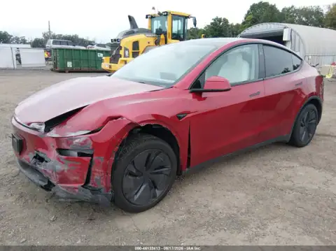 7SAYGDEE0TA475132 — 2026 Tesla Model Y, фото 2 с аукциона IAAI, ПЕРЕДНЯЯ ЧАСТЬ