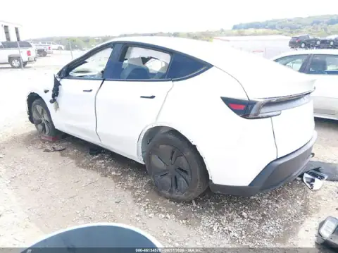 7SAYGDED0TF588430 — 2026 Tesla Model Y, ფოტო 3, IAAI, გადაბრუნება