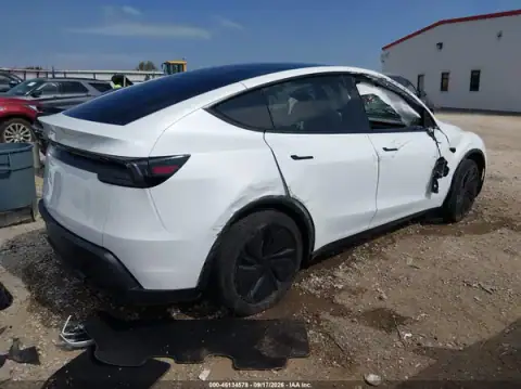 7SAYGDED0TF588430 — 2026 Tesla Model Y, ფოტო 4, IAAI, გადაბრუნება