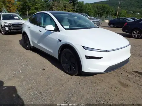 7SAYGDEE6TA406199 Tesla Model Y 2026 — Flood damage, before-repair photo