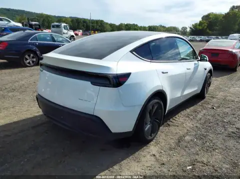 7SAYGDEE6TA406199 — 2026 Tesla Model Y, foto 4 de IAAI, Inundación