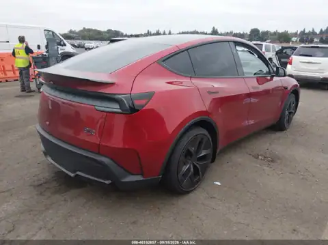 7SAYGDET2TA758677 — 2026 Tesla Model Y, zdjęcie 4 z IAAI, Przód