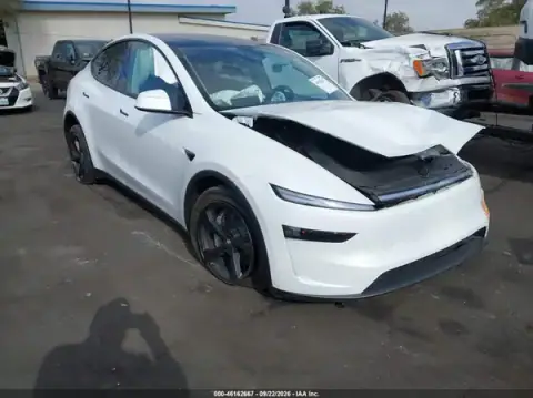7SAYGDEE0TF462965 — 2026 Tesla Model Y, Przód (Front End), zdjęć przed naprawą