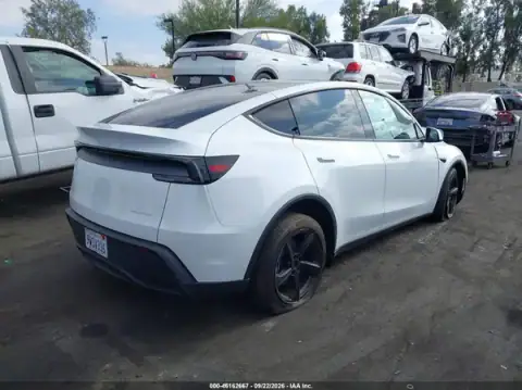 7SAYGDEE0TF462965 — 2026 Tesla Model Y, photo 4 from IAAI 23.10.2026, Front end
