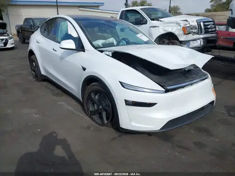 7SAYGDEE0TF462965 — 2026 Tesla Model Y, Parte delantera (Front End), fotos antes de reparar