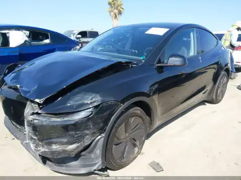 7SAYGDED0TA585542 — 2026 Tesla Model Y, фото 2 с аукциона IAAI, ПЕРЕДНЯЯ ЧАСТЬ