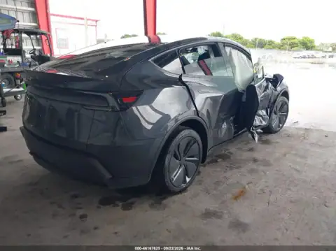 7SAYGDED0TA728540 — 2026 Tesla Model Y, фото 4 з IAAI, Правий бік