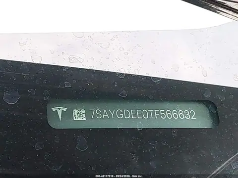 7SAYGDEE0TF566632 — 2026 Tesla Model Y, Lado derecho (Right Side), fotos antes de reparar