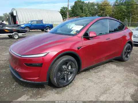 7SAYGDED3TF704901 — 2026 Tesla Model Y, фото 2 с аукциона IAAI, Подтопление