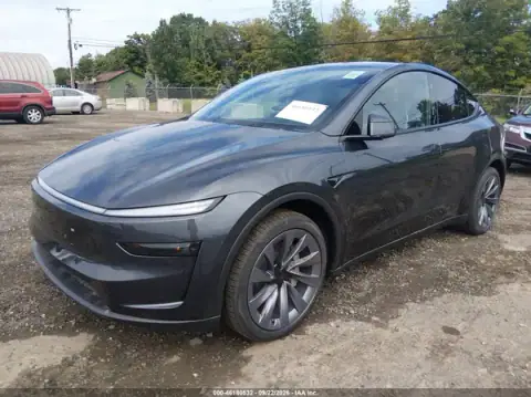 7SAYGDEE0TA765354 — 2026 Tesla Model Y, фото 2 с аукциона IAAI, Подтопление