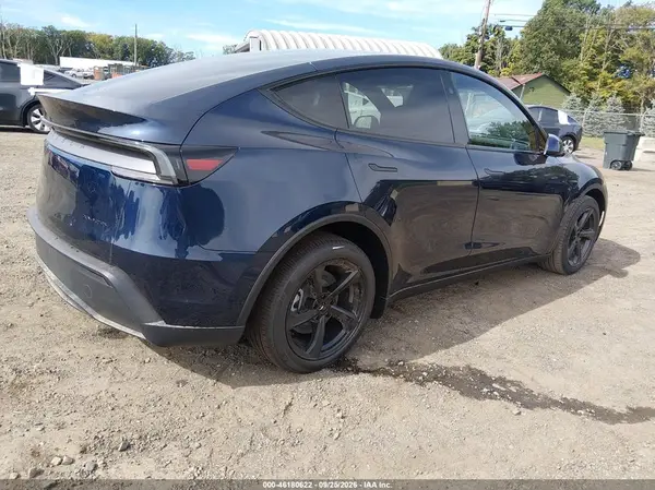 7SAYGDEE7TA767702 — 2026 Tesla Model Y, zdjęcie 4 z IAAI, Zalanie