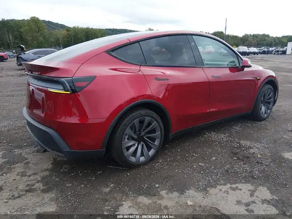 7SAYGDEE8TA693142 — 2026 Tesla Model Y, фото 4 с аукциона IAAI, Подтопление