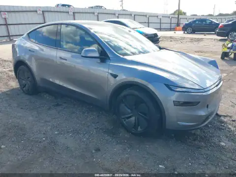 7SAYGDED9TA425112 — 2026 Tesla Model Y, წინა ნაწილი (Front End), ფოტოები შეკეთებამდე
