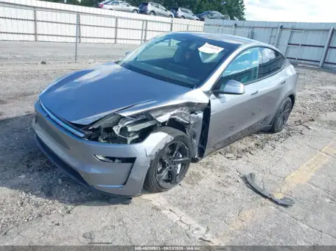 7SAYGDED9TA425112 — 2026 Tesla Model Y, фото 2 з IAAI, Передня частина