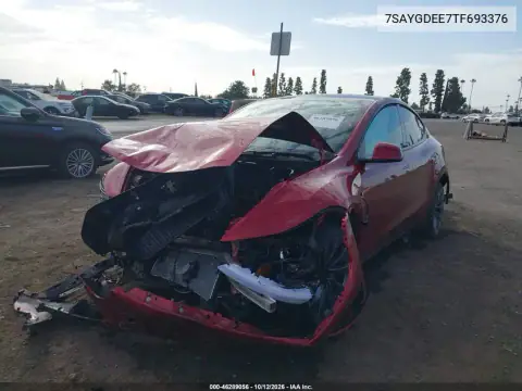 7SAYGDEE7TF693376 — 2026 Tesla Model Y, zdjęcie 2 z IAAI, Przód